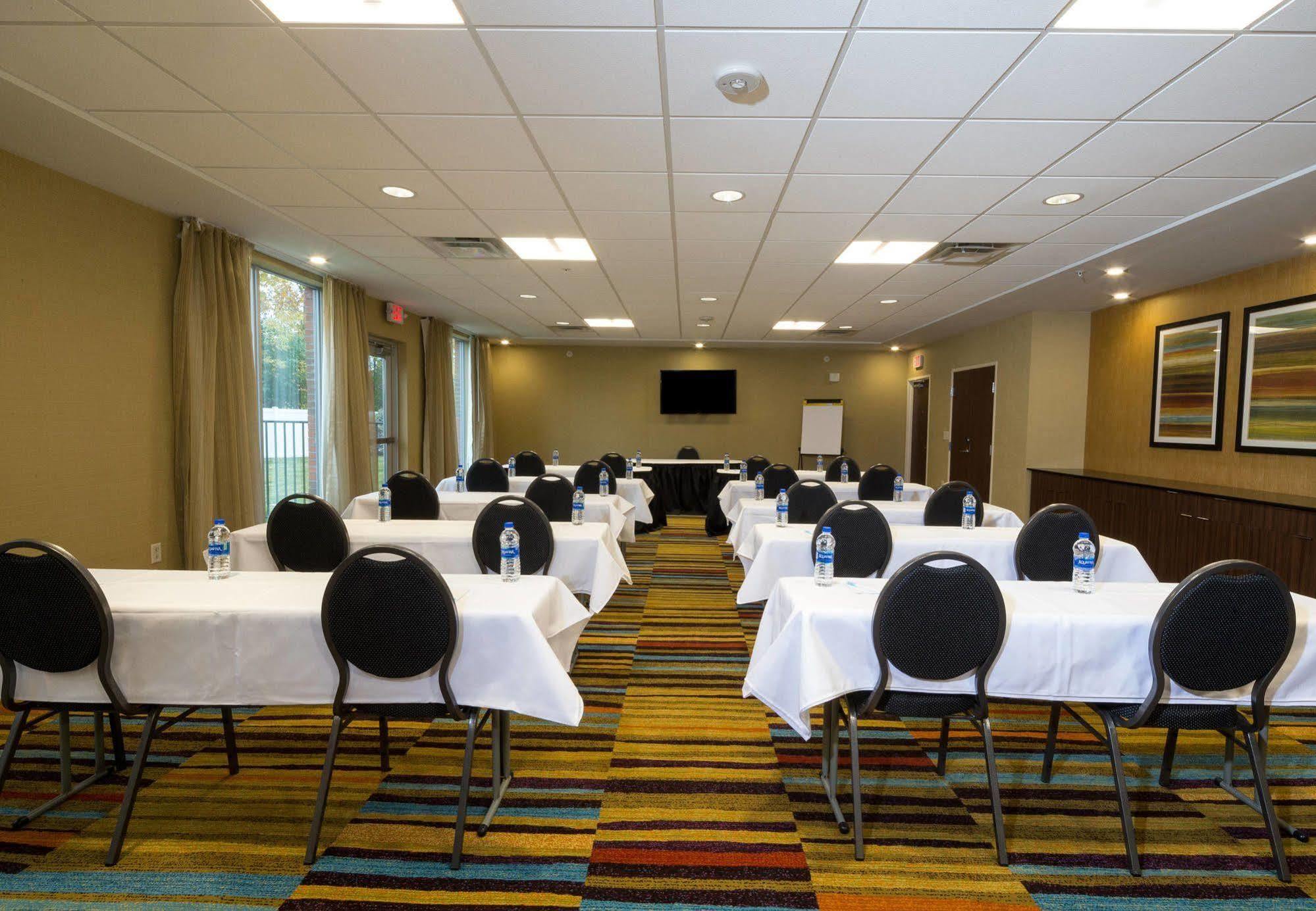 Fairfield Inn & Suites By Marriott Detroit Chesterfield Exteriör bild